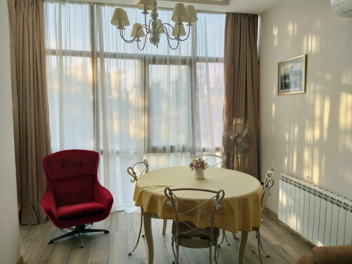 Boulevard Apartment Batumi Ngoại thất bức ảnh